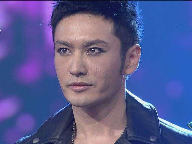 烟熏妆适合哪些人，烟熏妆好看吗（才是烟熏妆的MVP）