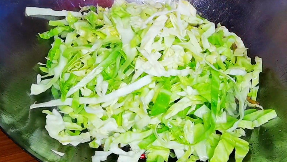 图片[5]-【包菜炒粉条】做法步骤图 不坨不粘锅 好吃又解馋-起舞食谱网