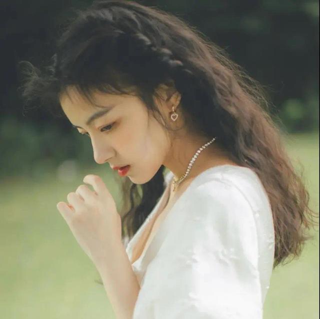 女生真人版头像，真人女生头像微信（一些甜美又有仙气的真人女生头像）