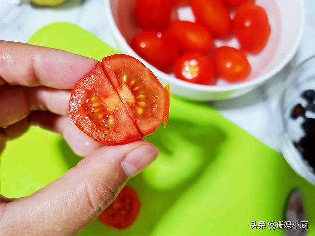 番茄夹乌梅叫什么，番茄夹乌梅用的是什么乌梅（乌梅与小番茄夹在一起吃）
