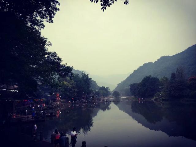 柳江古镇的特色，柳江古镇的特色美食（一个集美貌与美食于一身的古镇）