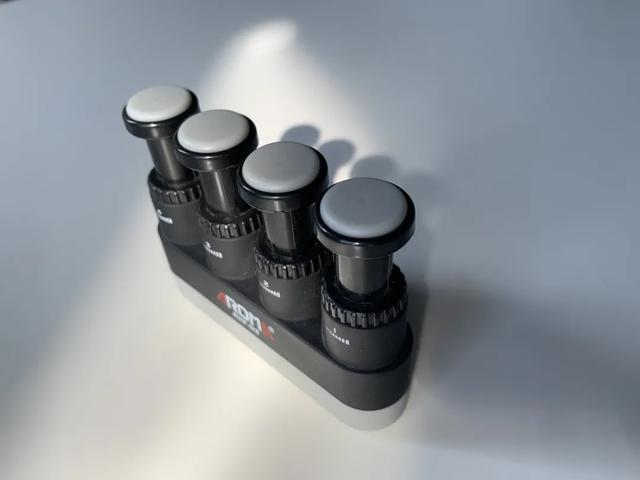 拉筋板使用方法，拉筋板使用方法图（低至16元的平价运动好物）