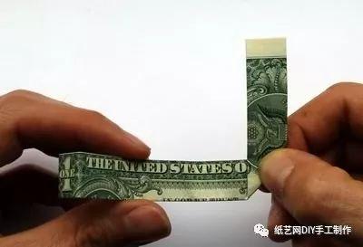 纸戒指的折法图解，如何折一个纸质的玫瑰戒指（谁会不心动<附教程>）