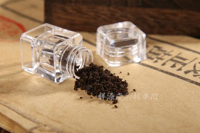麝香是什么动物身上的哪个部位，正宗麝香多少钱一克（麝香直接闻起来是什么味道）