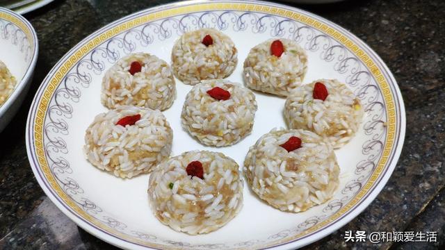 糯米莲藕丸子的做法窍门，糯米莲藕丸子的制作方法和材料（莲藕糯米丸子）