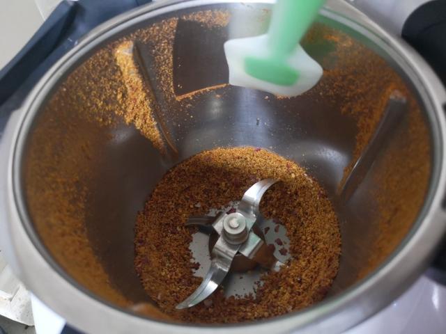 油碟怎么调，火锅蒜泥香油碟怎么调（烧烤、毛肚、清炖羊肉的好搭档）