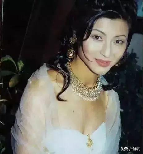 金露露扮演者，长了张类似李嘉欣的脸却命运坎坷（金露露扮演者我和春天有个约会）