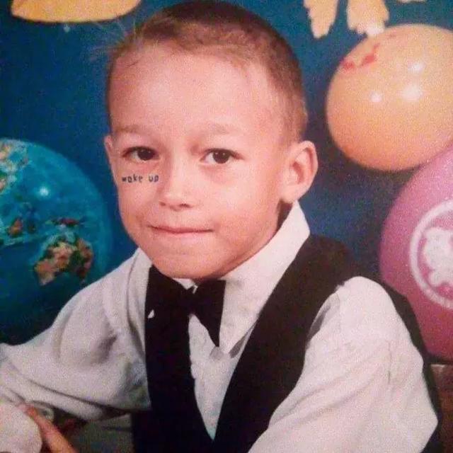 纹身男头像微信，纹身男头像（Trautvein脸上有Wake）