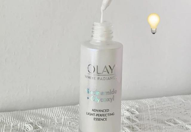 olay淡斑小白瓶，olay淡斑小白瓶真能祛斑吗（OLAY小白瓶和科颜氏淡斑精华对比测评）