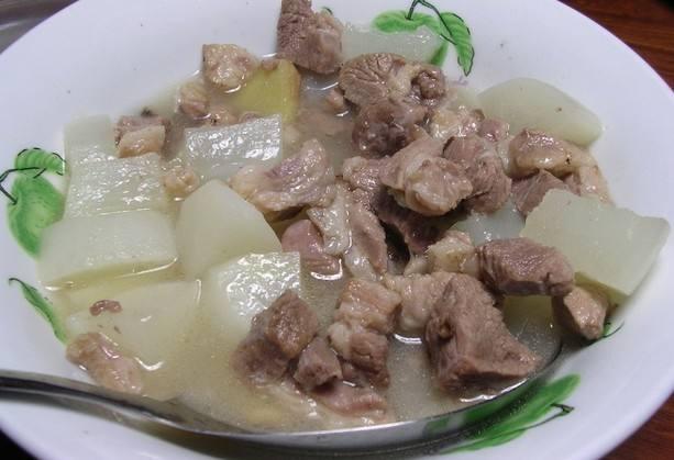冬瓜羊肉汤的做法，羊肉冬瓜汤的家常做法（冬天养生吃冬瓜）