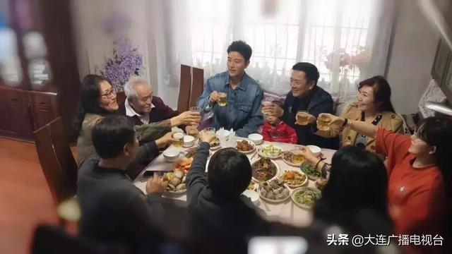 贾乃亮是哪里人，贾乃亮是歌手还是演员（是的，而且是瓦房店）
