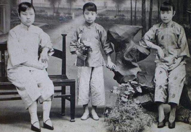 满族与汉族的生理区别，满族和汉族有什么区别（原来是靠观察这两个部位来分辨满汉女子）
