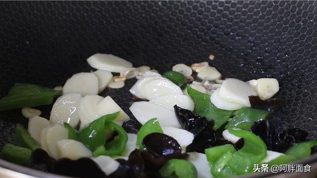 炒山药的功效与作用，麸炒山药的功效与作用（这个我家早餐经常吃的）