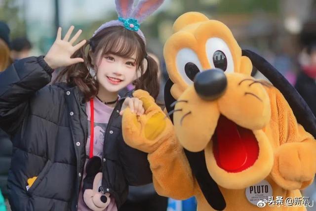 COS迪士尼公主出神入化的网红美少女,被爆抄袭黑料?
