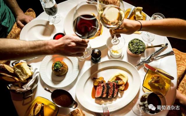 榴莲可以跟葡萄酒一起吃吗，榴莲和葡萄酒一起吃的后果（这8种食物居然不能跟葡萄酒一起吃）