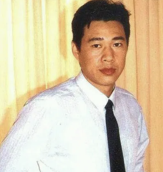 张丰毅：和吕丽萍离婚，娶小12岁的霍凡，与儿子关系一言难尽