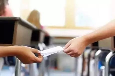 如何制作一个不被老师发现的小抄呢，怎样做小抄才不会被老师发现（其实很low的3种“作弊”方法）