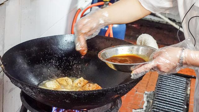 酿豆腐的制作详细方法，梅州美食客家酿豆腐的制作教程