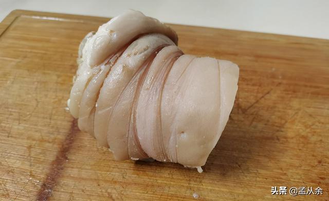 白切猪脚的做法，白切猪蹄的做法（这道广东菜白切猪手）