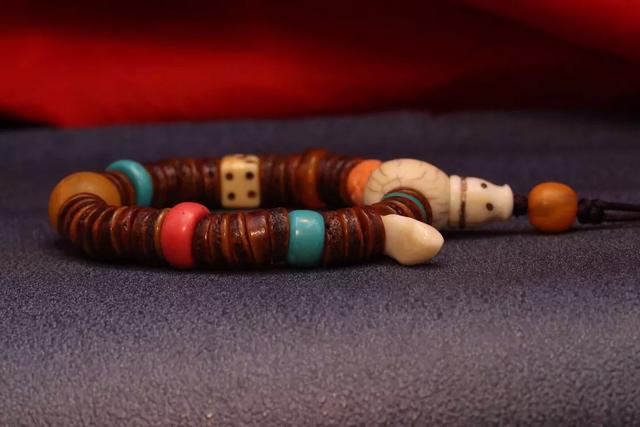 嘎巴拉是什么骨头,嘎巴拉是什么骨头做的(用高僧头盖骨做的念珠“嘎巴拉”) 嘎巴拉是什么骨头,嘎巴拉是什么骨头做的(用高僧头盖骨做的念珠“嘎巴拉”)