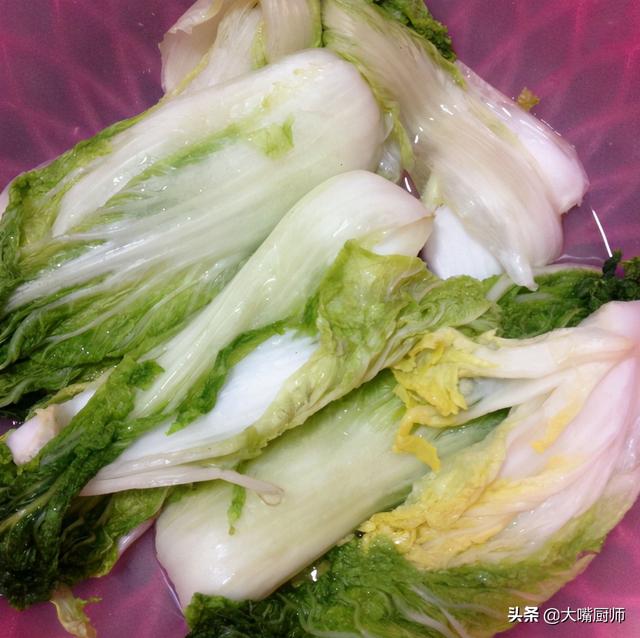 东北酸菜怎么腌制方法，如何腌东北的酸菜（东北奶奶分享腌酸菜经验）
