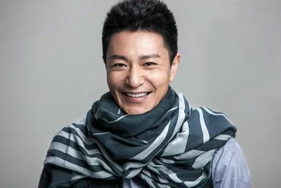 张翰几岁演的一起来看流星雨，张翰几岁（8位“演不了穷人”的男星）