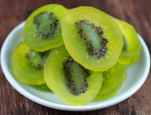 猕猴桃能放多久，猕猴桃软了放冰箱可以保存多久（我一买就是10斤）