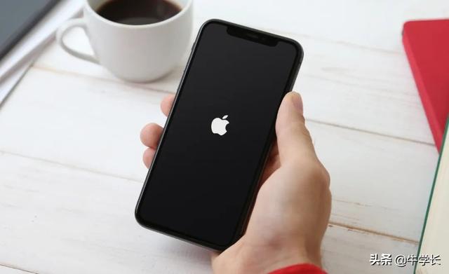 iphone如何进入dfu模式，dfu模式怎么开启（iPhone更新iOS15失败变成白苹果）