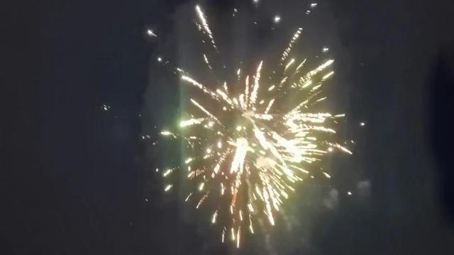 烟花滴滴金是用什么东西做的，烟花滴滴金又叫什么（儿时的元宵节永远是我最美的回忆）