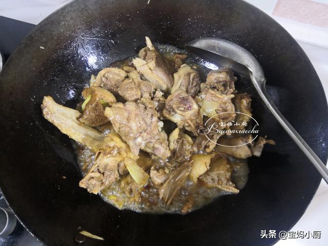 鹅肉怎么炖汤好吃，鹅肉怎么炖汤才好吃（最爱70岁老爸的传统做法）