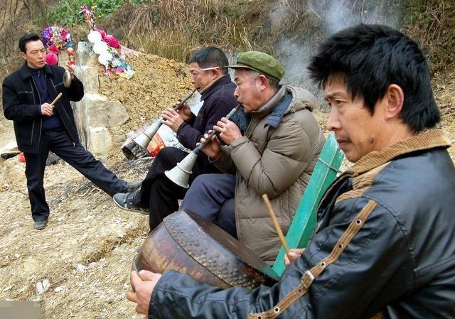 人死后丧事流程，办丧事流程（农村丧葬仪式的15个程序）