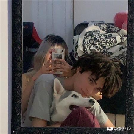 qq情侣接吻头像，qq唯美接吻情侣头像微信（情侣亲亲朋友圈图片素材）