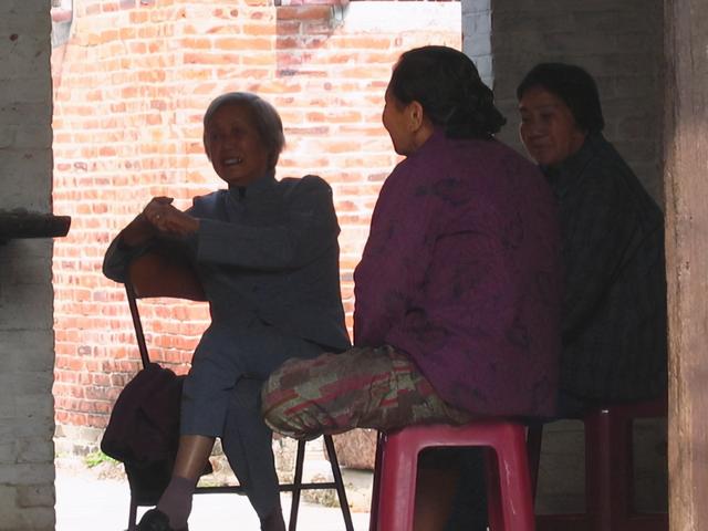 广东佛山瓷砖价格，广东佛山瓷砖价格多少钱（寻访古村落之旅：2005）