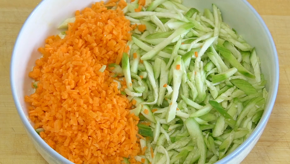 圖片[4]-【絲瓜豆腐餅】做法步驟圖 10分鐘出鍋 孩子特別喜歡吃-起舞食譜網(wǎng)