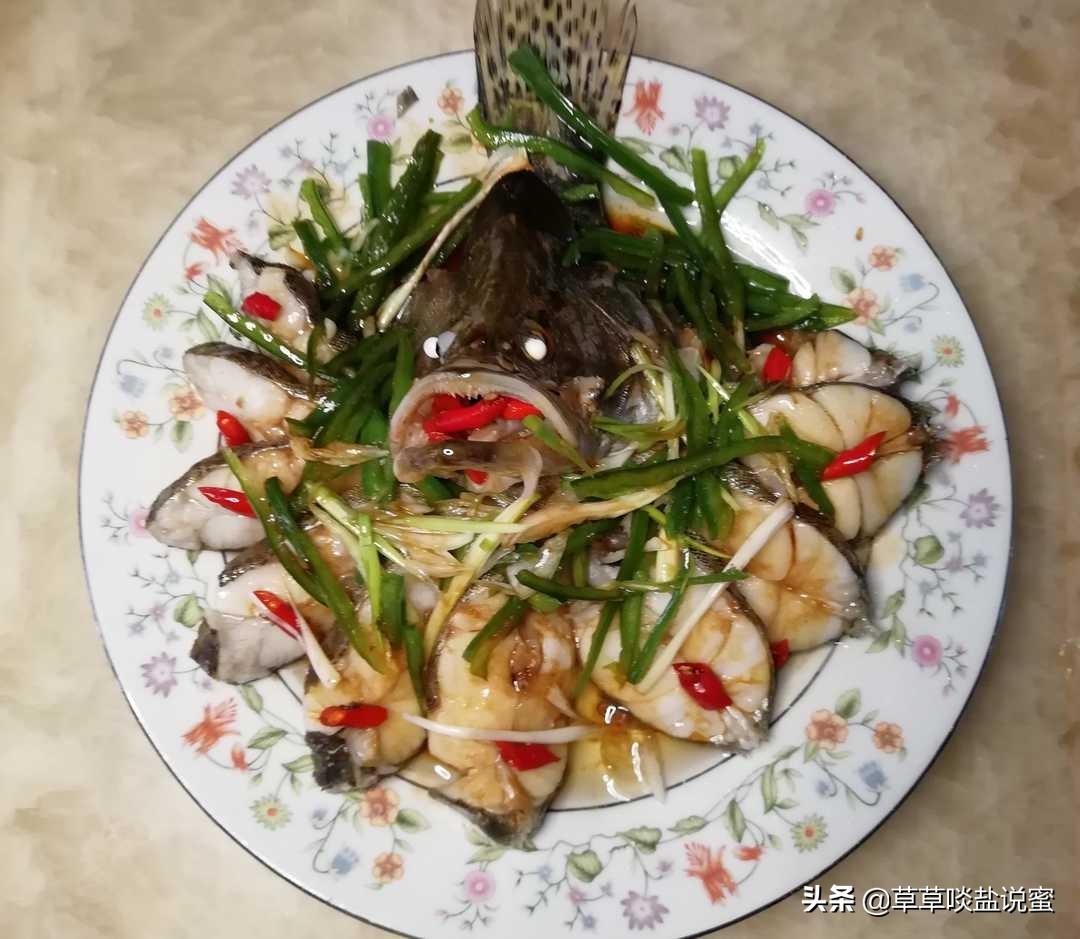 桂花鱼全年供应，肉质鲜美无时令限制，四季皆可品尝这一美味佳肴，满足食客不同季节的味蕾需求。