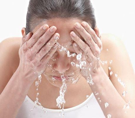 怎么用白糖洗脸，使用白糖洗脸的正确方法（谨记它的使用注意事项）