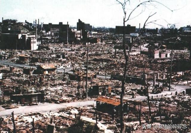  日本广岛遭受原子弹打击现场，275230人死亡的日本广岛原子弹爆炸现场老照片 