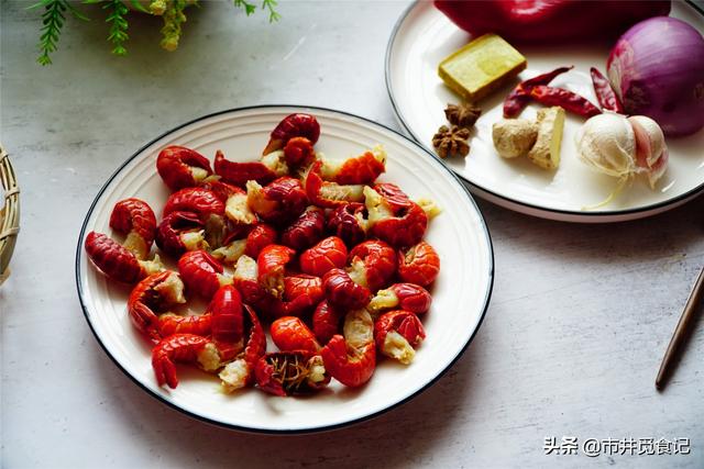 龙虾盖饭家常做法，龙虾盖饭家常做法窍门（若不是成本高真想天天吃）