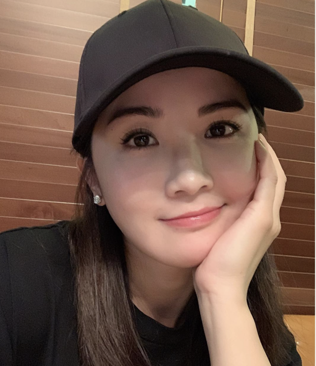 仿真眉和雾眉哪个持久，仿真眉和雾眉哪个自然（一文了解雾眉、丝雾眉、线条眉、植眉）