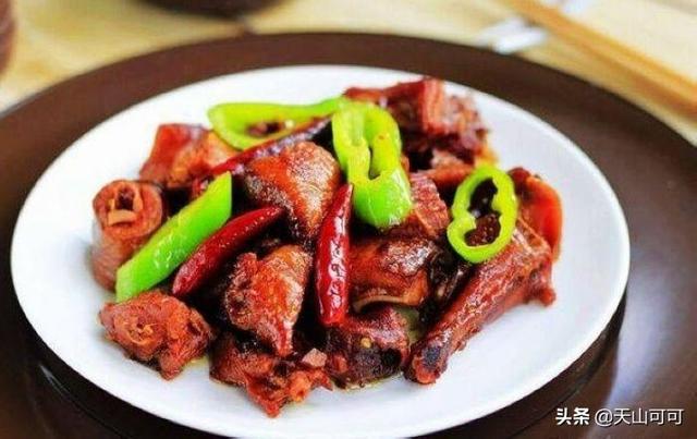 片好的烤鸭凉了怎么加热好吃，剩下的鸭肉怎么做好吃