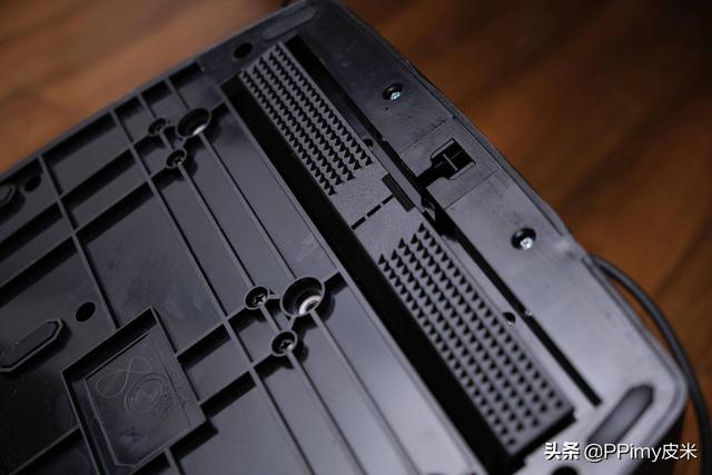 罗技游戏方向盘怎么样，TRUEFORCE力反馈方向盘