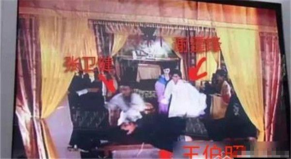 绝代双骄张卫健，新绝代双骄结局是什么（演戏时谢霆锋张卫健将小白龙打进医院）