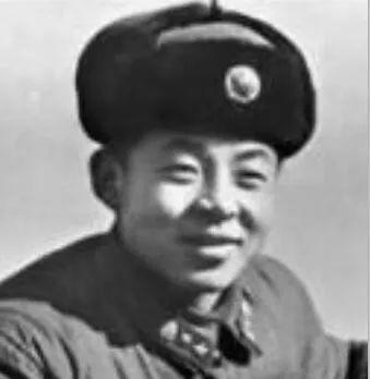 五角星图案剪刻方法，五角星图案剪刻方法大全（一张雷锋剪纸的故事<作者）