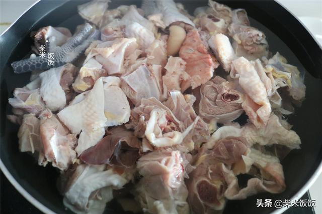 粉条炖土豆干的做法，粉条炖土豆的做法大全（一顿饭一个菜就够了）