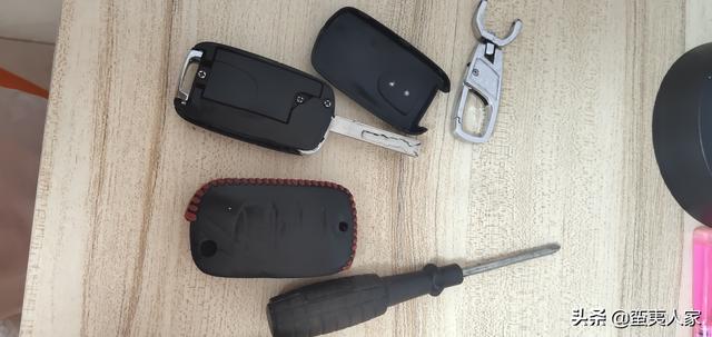 车钥匙进水后几天能用，车钥匙进水后几天能用吗（汽车遥控钥匙不小心进水怎么办）