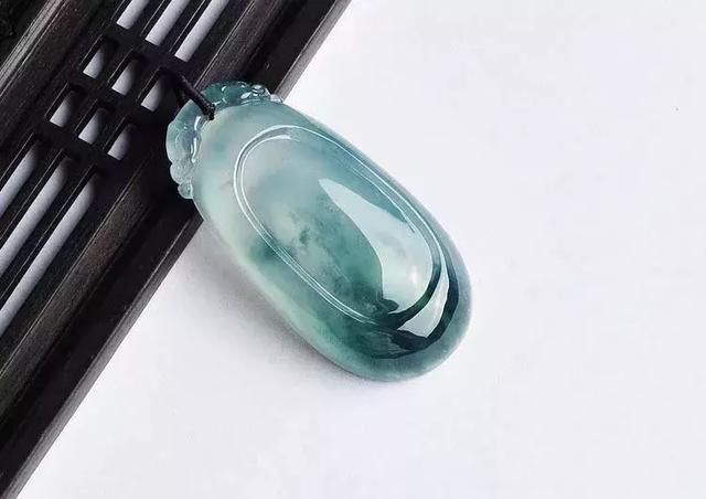 怎么判断玉已经戴活了,到底什么是“死玉” 怎么判断玉已经戴活了,到底什么是“死玉”