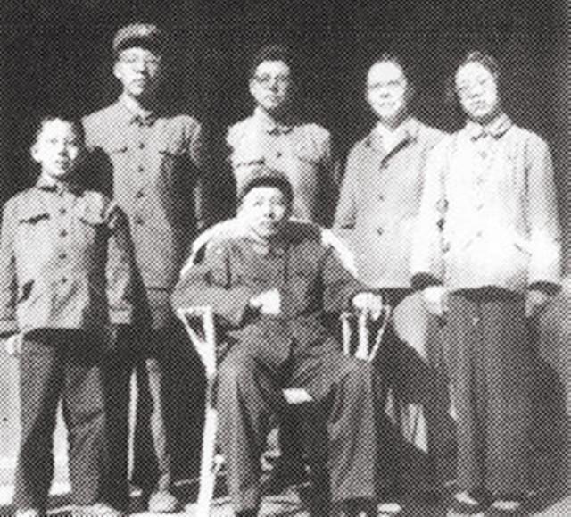 副团级转业什么级别，副师长转业是什么级别（刘少奇和彭德怀为何都提到此人）