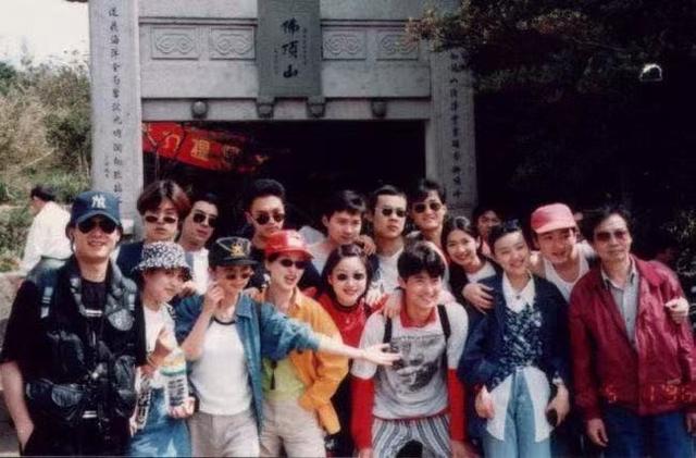 王中军老婆扇李冰冰，王中军老婆（从小学音乐老师到国际巨星）