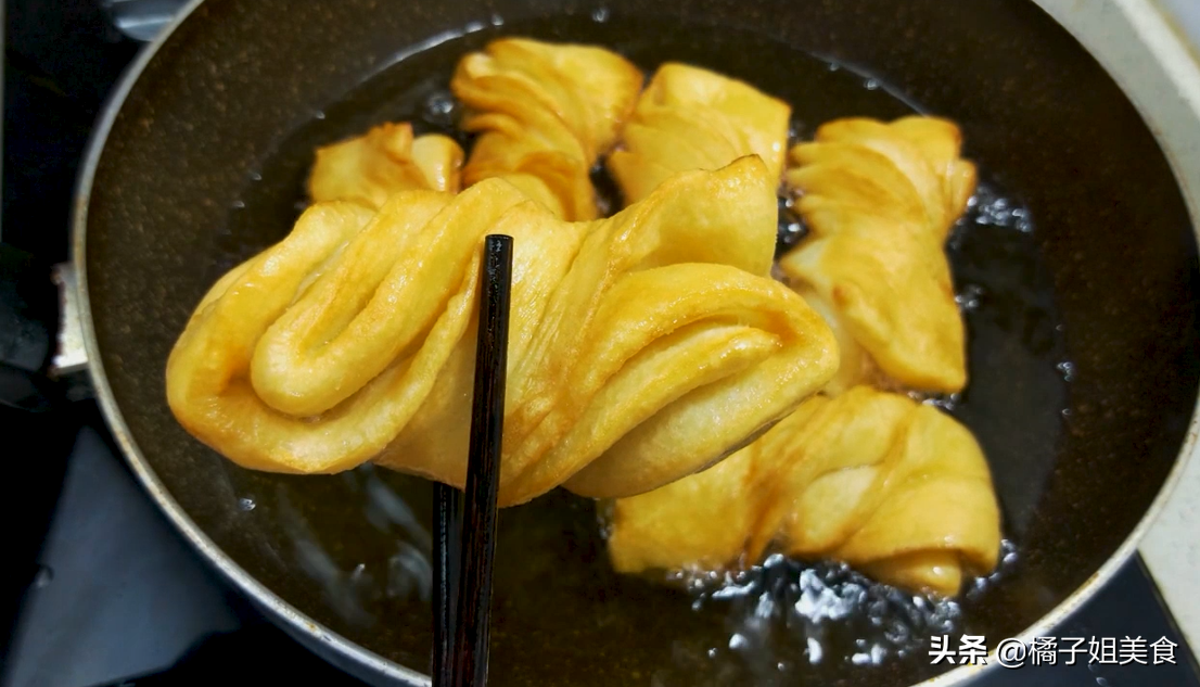 圖片[8]-【脆香蝴蝶結】做法步驟圖 很受小朋友的喜愛-起舞食譜網(wǎng)