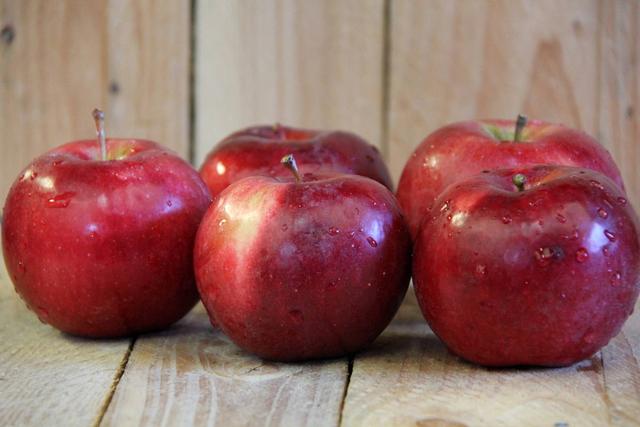 苹果的品种有哪些，目前最好吃的苹果是什么品种（盘点最受欢迎的苹果品种）
